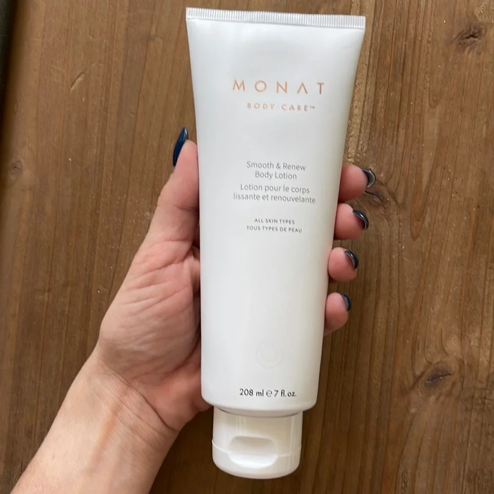 Monat Smooth & Renew Body Lotion - Picture 3 of 5